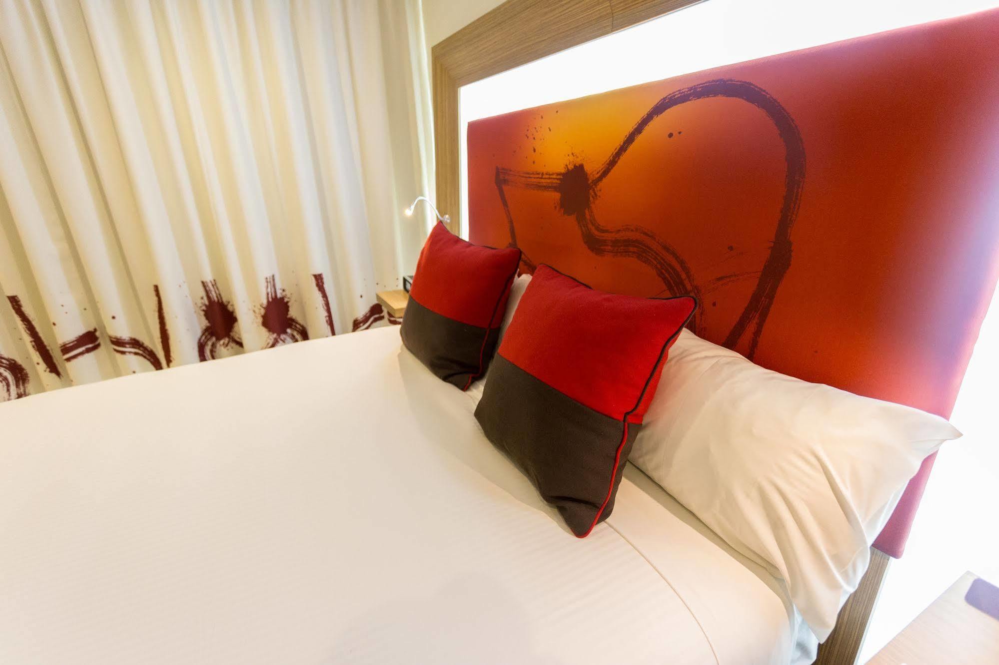 Novotel Sydney West Hq Рути Хилл Экстерьер фото